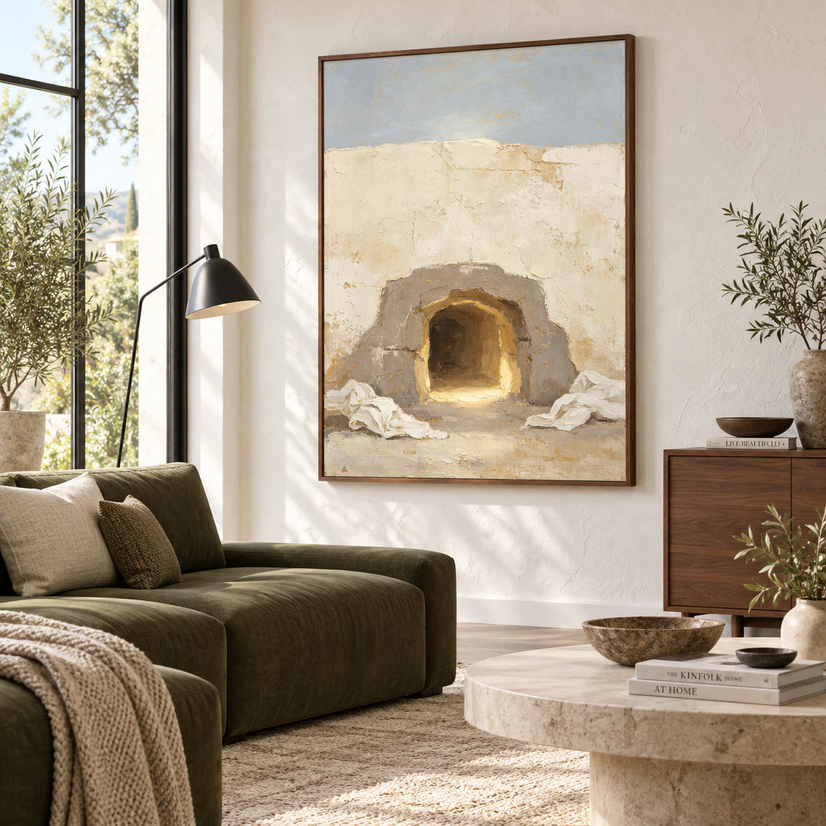 Bright living room with Sunken-Portal as a large vertical focal point.